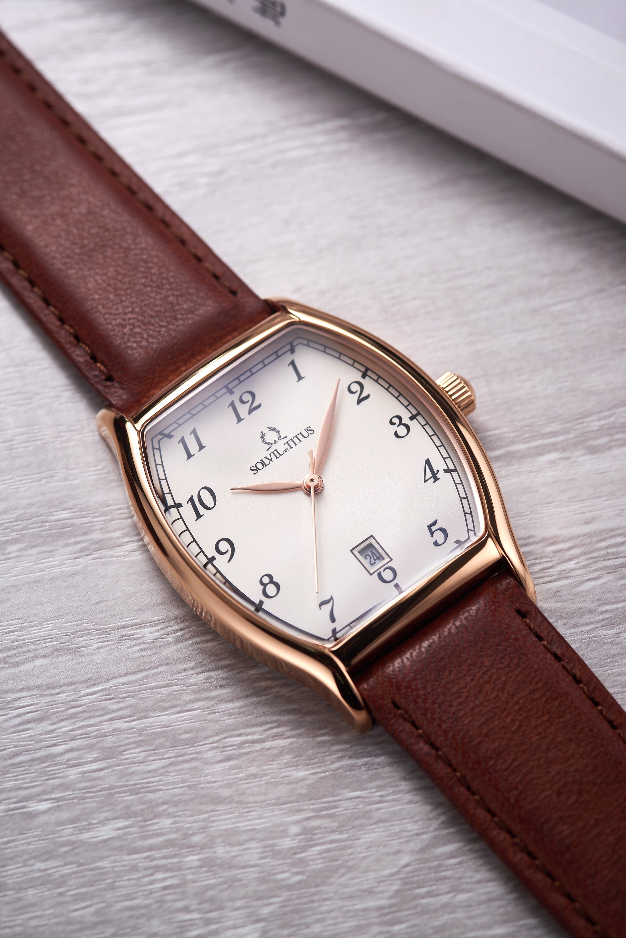 Barista 3 Hands Date Quartz Leather Women Watch W06-02825-009