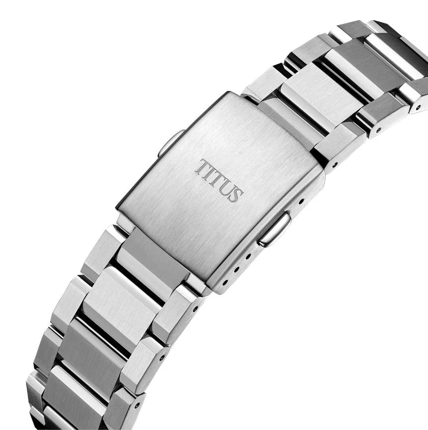 Solvil et Titus Saber Chronograph W06-03401-003 — polished stainless steel bracelet detail showing TITUS-engraved deployment clasp with push-button release