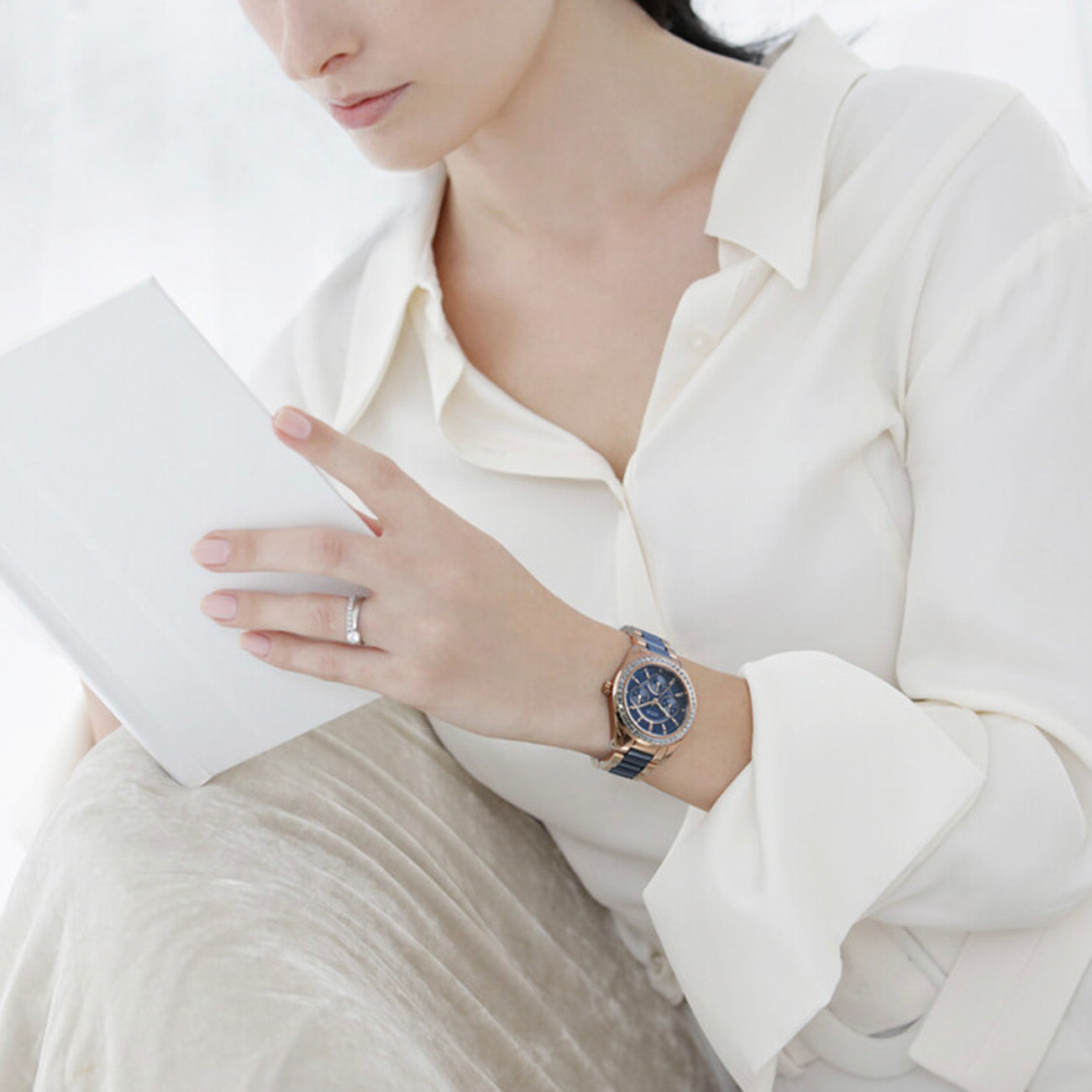 Perse Multi-Function Quartz Stainless Steel with Ceramic Women Watch W06-02108-009