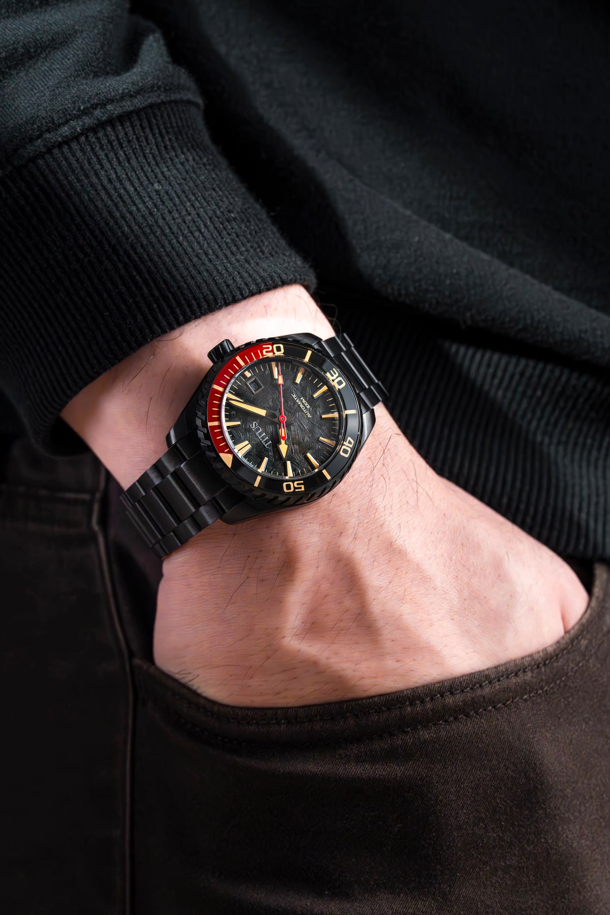 Saber 3 Hands Date Automatic Black Dial Stainless Steel Men Watch W06-03423-006