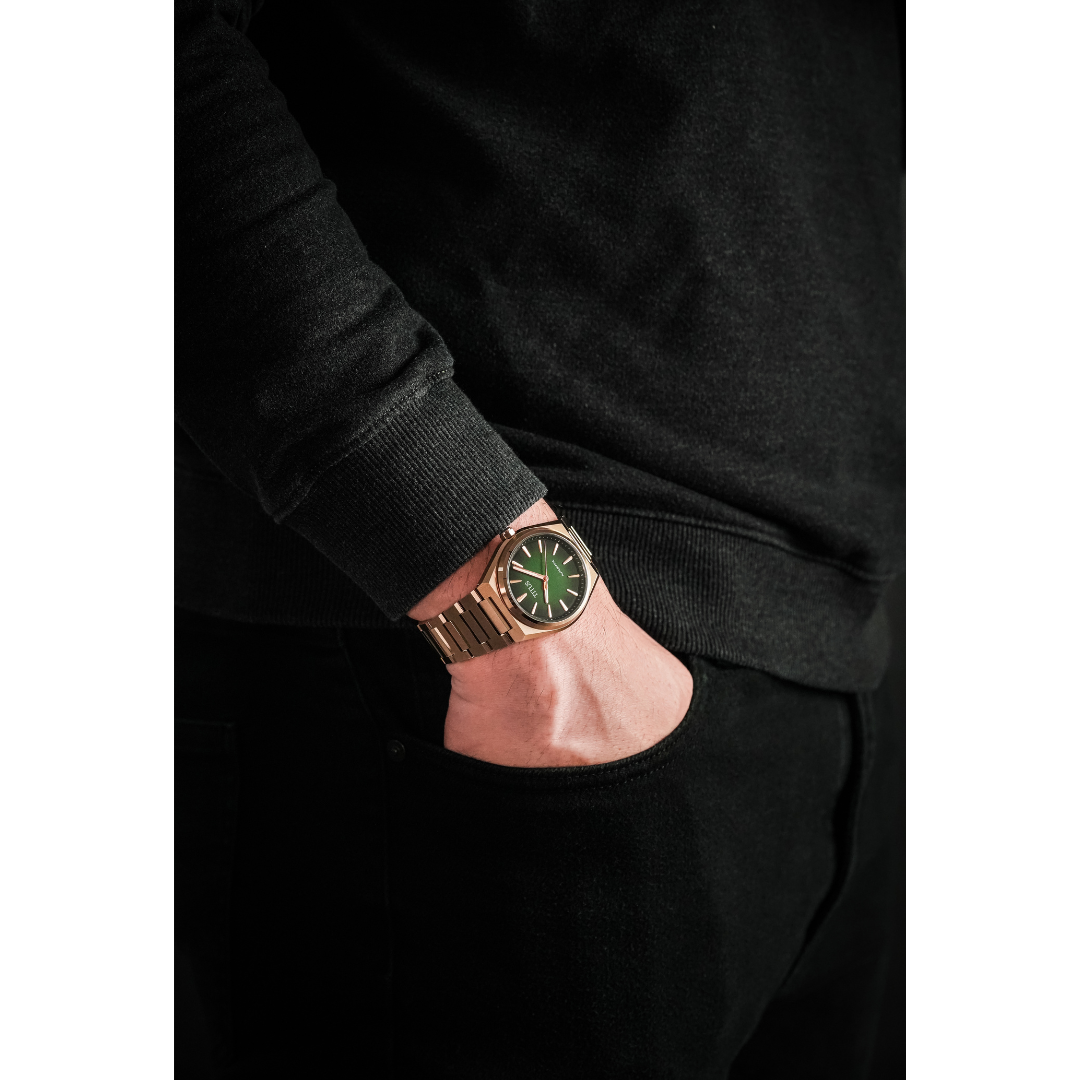 Vinyl 3 Hands Mechanical Stainless Steel Men Watch W06-03402-004