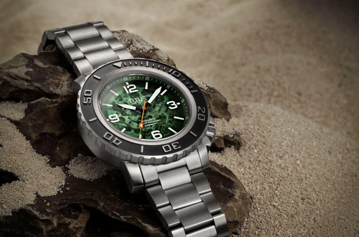 The Cape 3 Hands Mechanical Stainless Steel Men Watch W06-03279-003